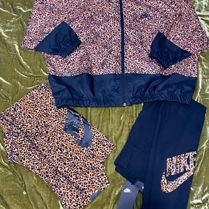 Nike Legging and Windbreaker set NWT Size Medium